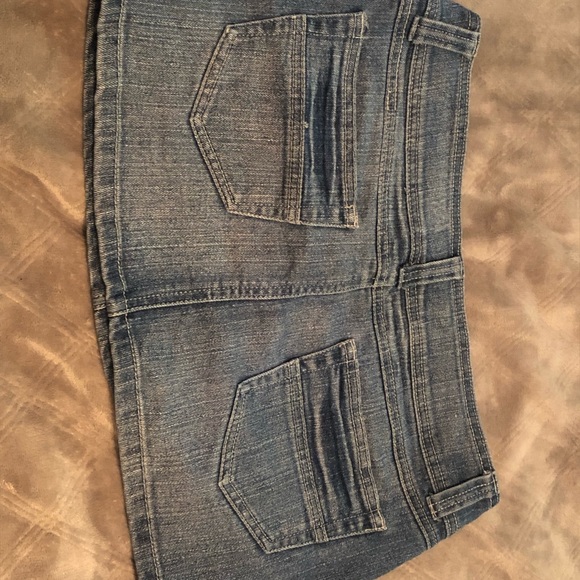 Jean skirt. - Picture 2 of 4